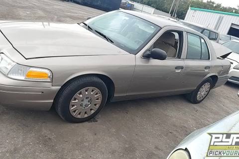 Photo of 2005 Ford Crown Victoria