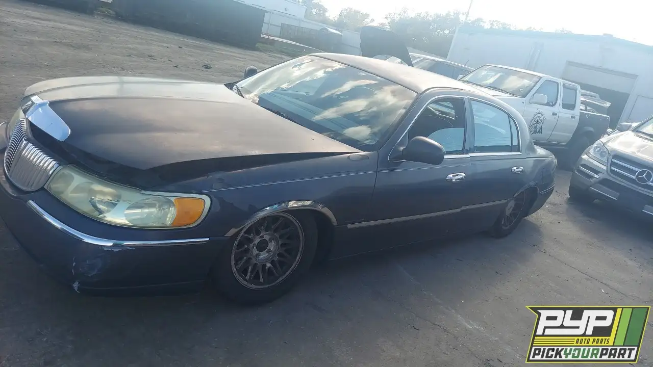 Photo of 1998 Lincoln Town Car