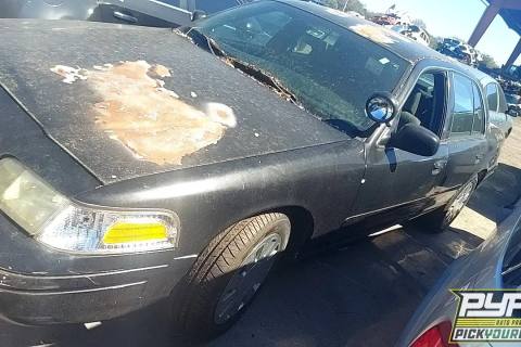 Photo of 2006 Ford Crown Victoria