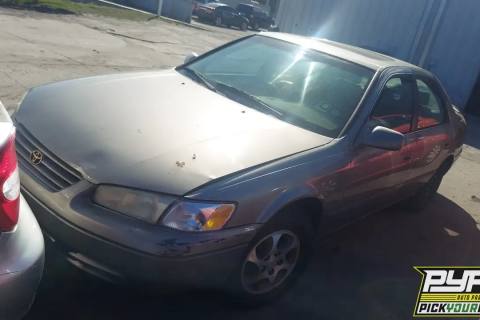 Photo of 1999 Toyota Camry