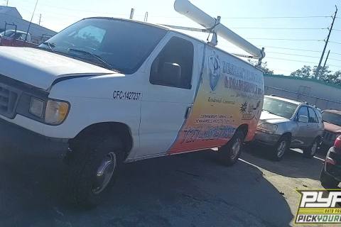 Photo of 2003 Ford E-250