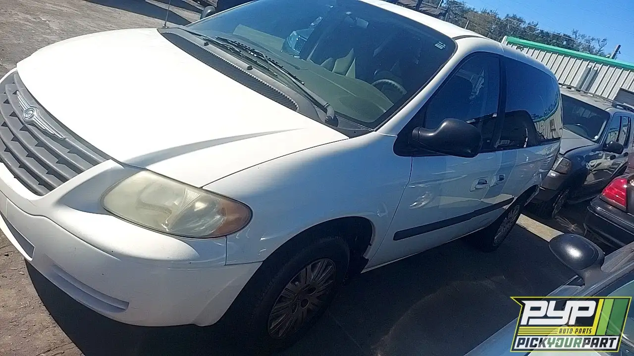 Photo of 2005 Chrysler Town & Country