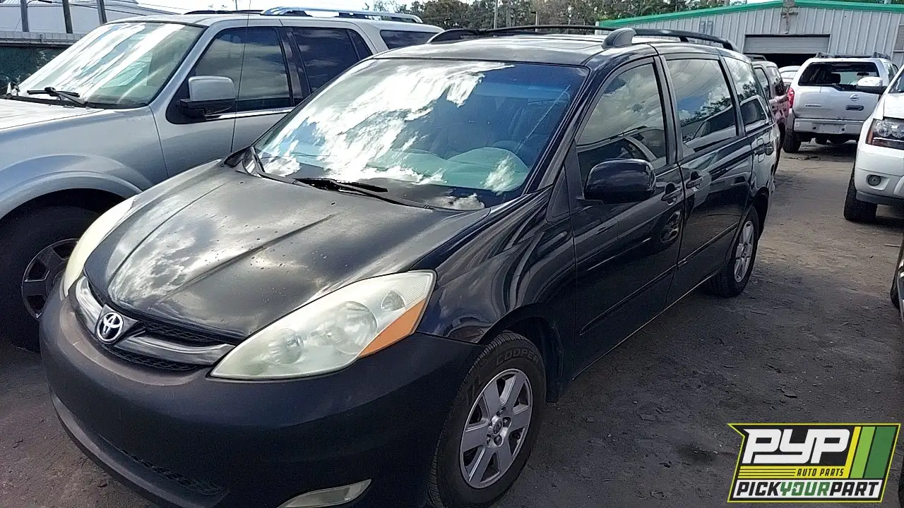 Photo of 2010 Toyota Sienna