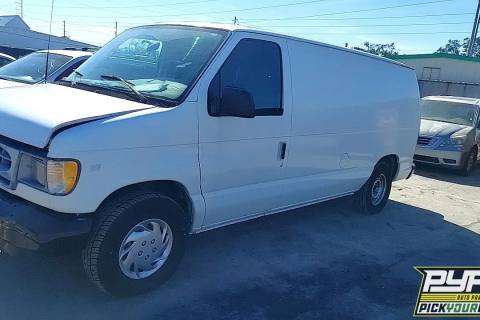 Photo of 2001 Ford E-150 Econoline