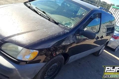 Photo of 2001 Toyota Sienna