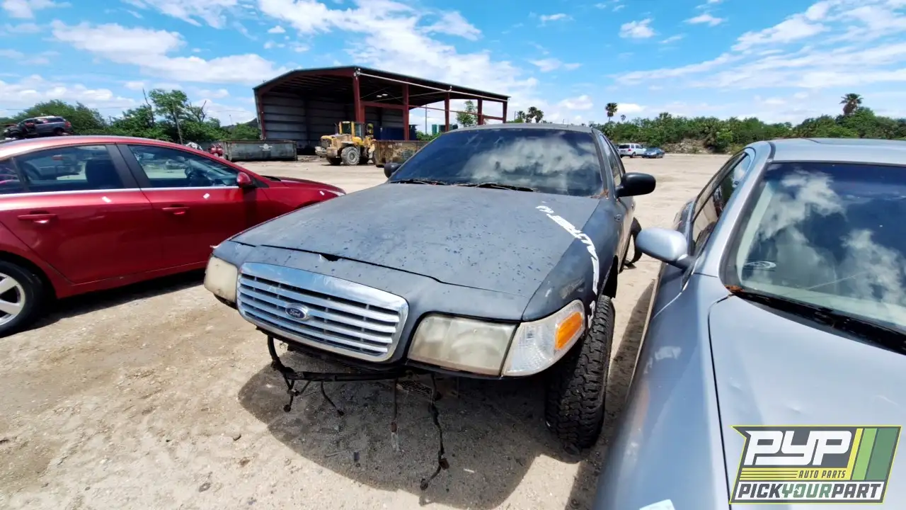 Photo of 2004 Ford Crown Victoria