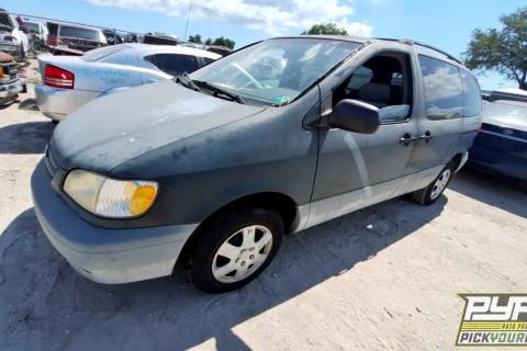 Photo of 2002 Toyota Sienna