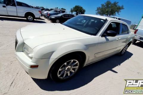 Photo of 2005 Chrysler 300
