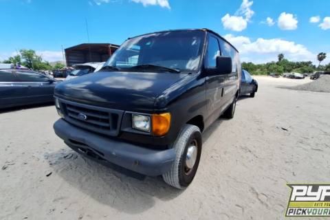 Photo of 2005 Ford E-250