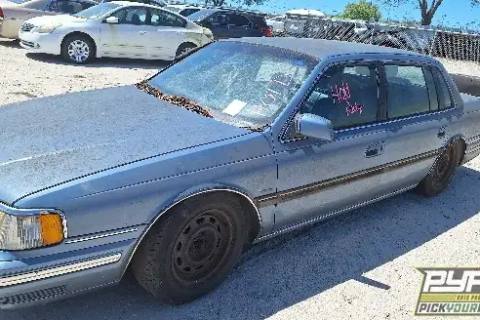 Photo of 1990 Lincoln Continental