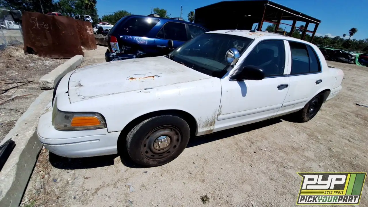 Photo of 2005 Ford Crown Victoria