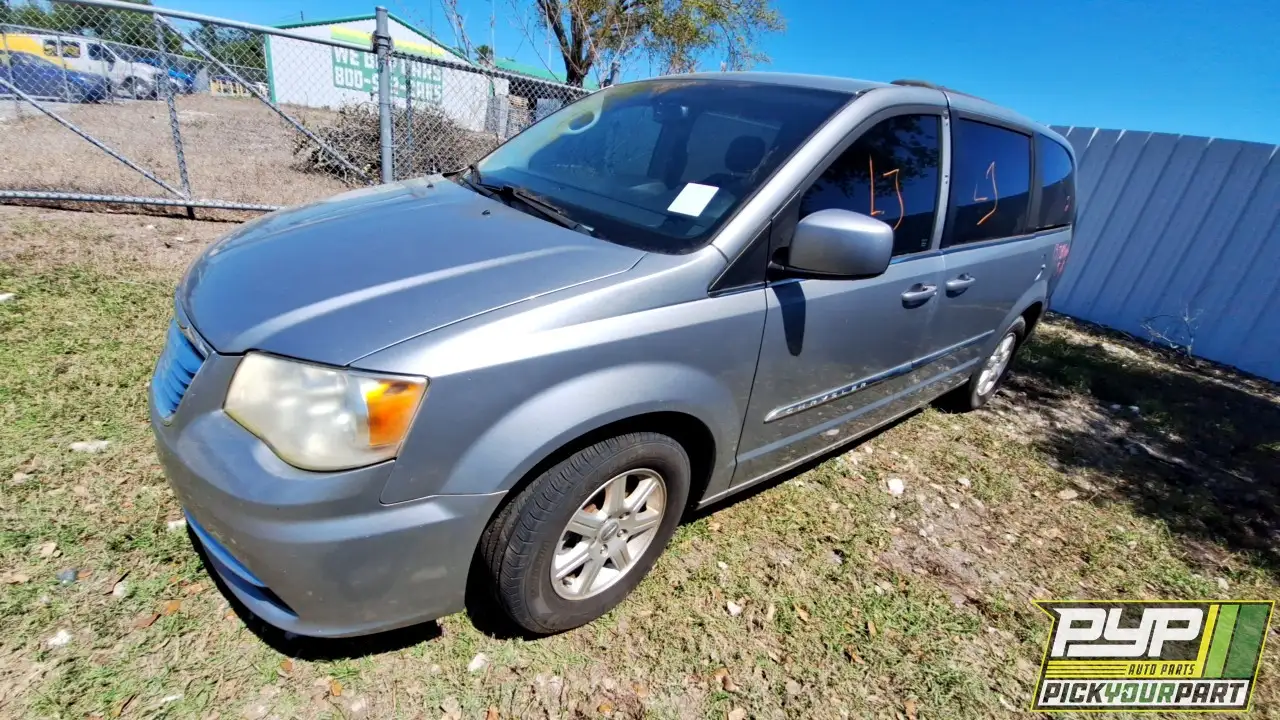 Photo of 2013 Chrysler Town & Country