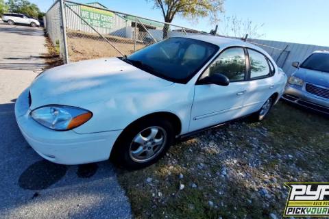 Photo of 2004 Ford Taurus