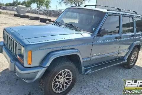 Photo of 1998 Jeep Cherokee