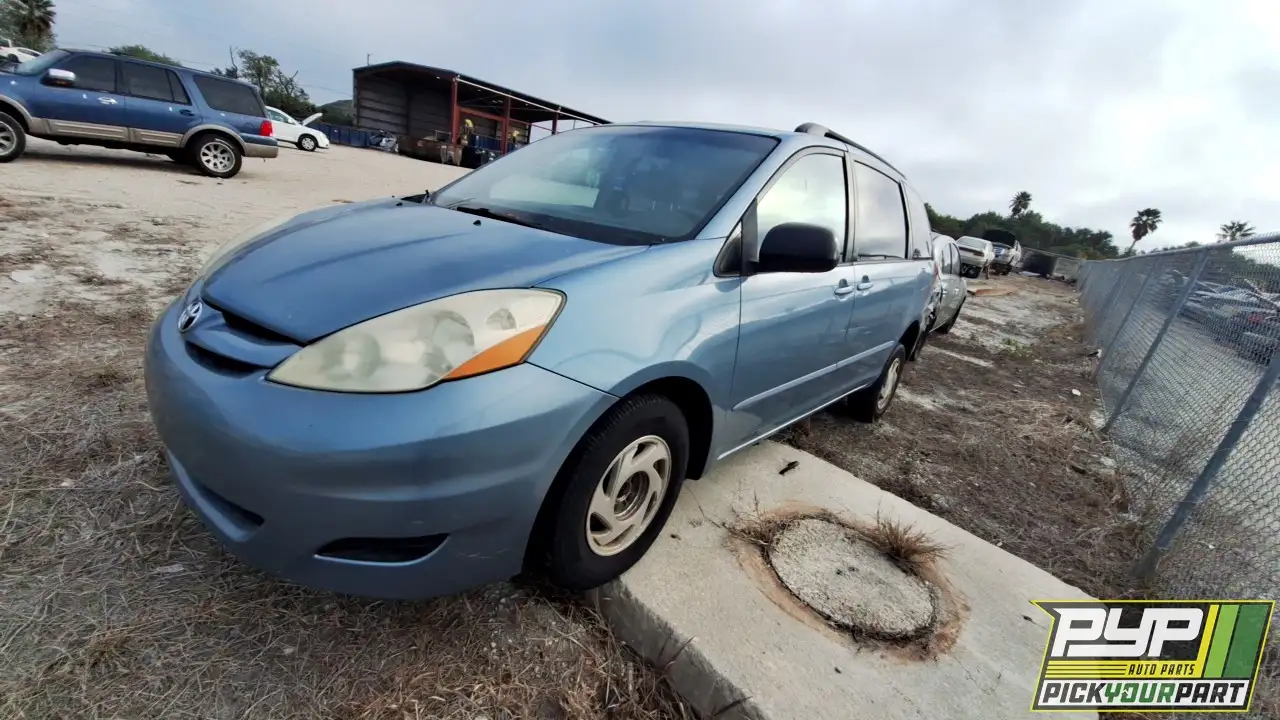 Photo of 2008 Toyota Sienna