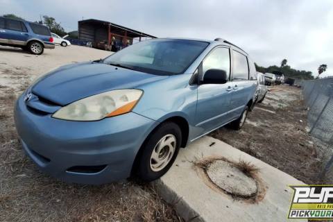 Photo of 2008 Toyota Sienna