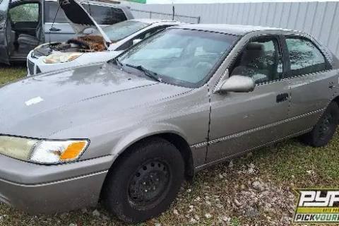 Photo of 1999 Toyota Camry