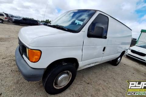 Photo of 2006 Ford E-250