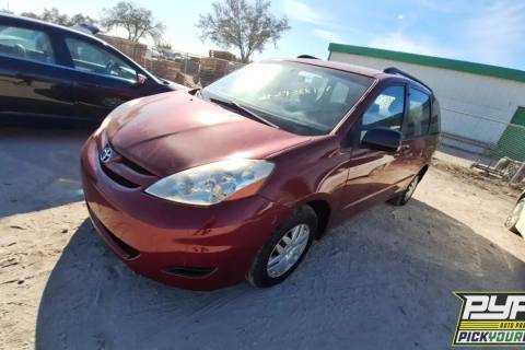 Photo of 2008 Toyota Sienna