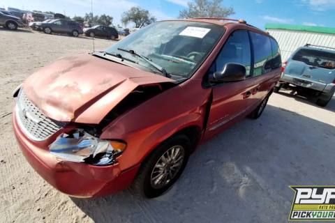 Photo of 2001 Chrysler Town & Country