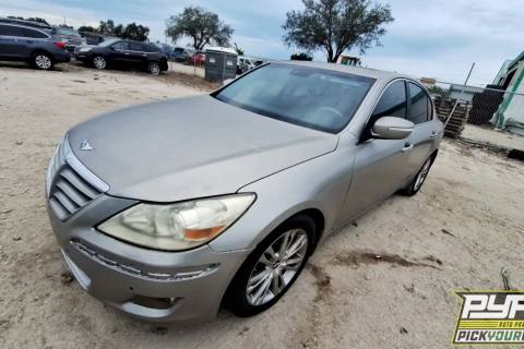 Photo of 2011 Hyundai Genesis