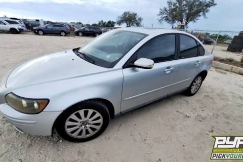 Photo of 2005 Volvo S40