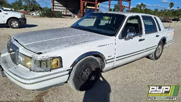 Photo of 1994 Lincoln Town Car