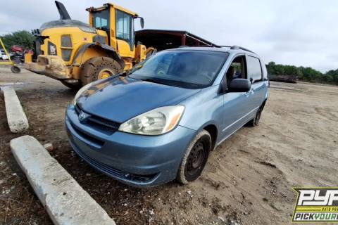 Photo of 2005 Toyota Sienna