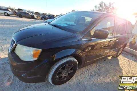 Photo of 2008 Chrysler Town & Country