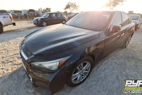 Photo of 2015 Infiniti Q50