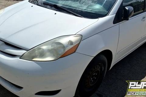 Photo of 2007 Toyota Sienna