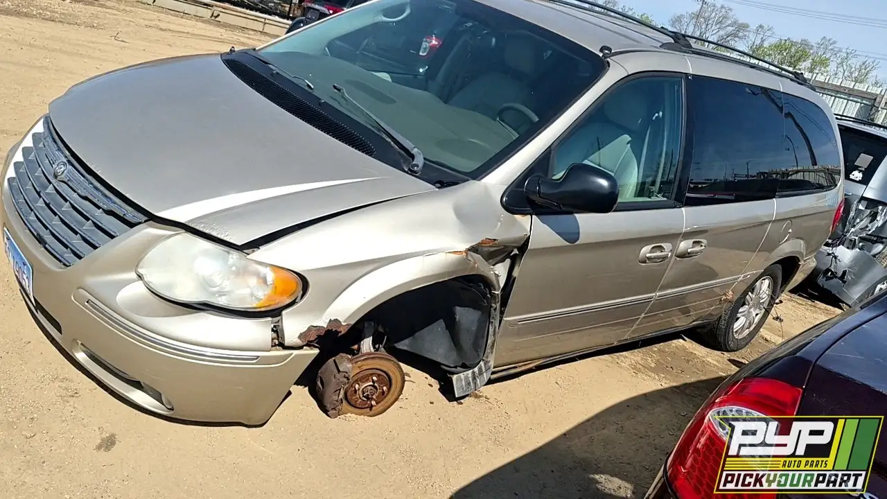 Photo of 2005 Chrysler Town & Country