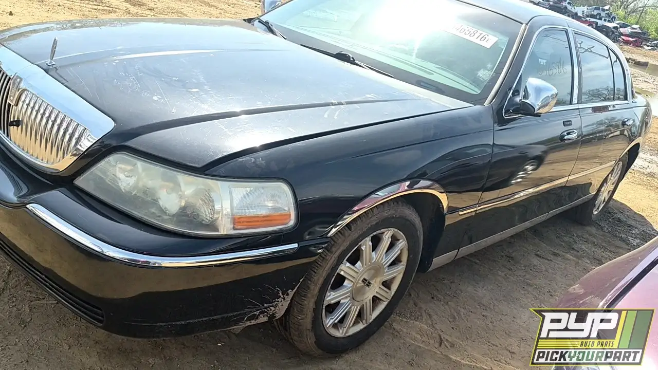 Photo of 2010 Lincoln Town Car
