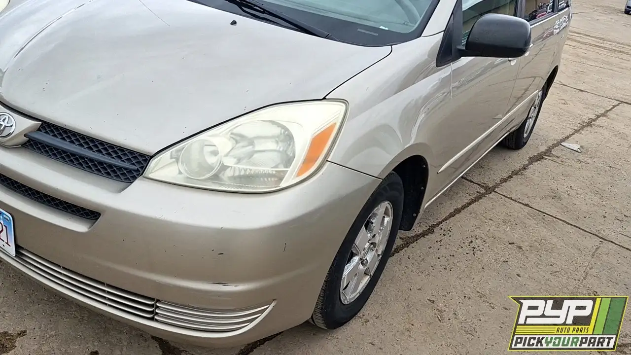 Photo of 2004 Toyota Sienna