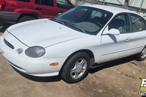 Photo of 1998 Ford Taurus
