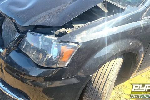 Photo of 2015 Chrysler Town & Country