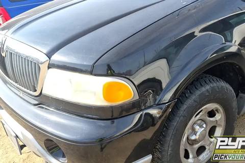 Photo of 2002 Lincoln Navigator