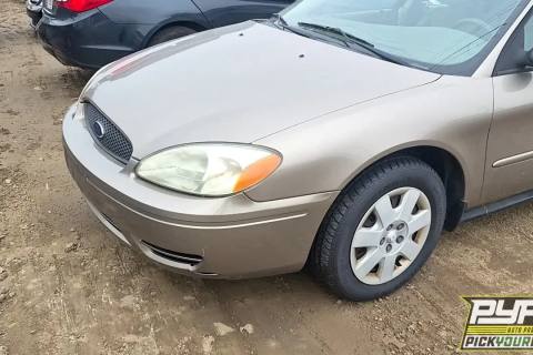 Photo of 2005 Ford Taurus