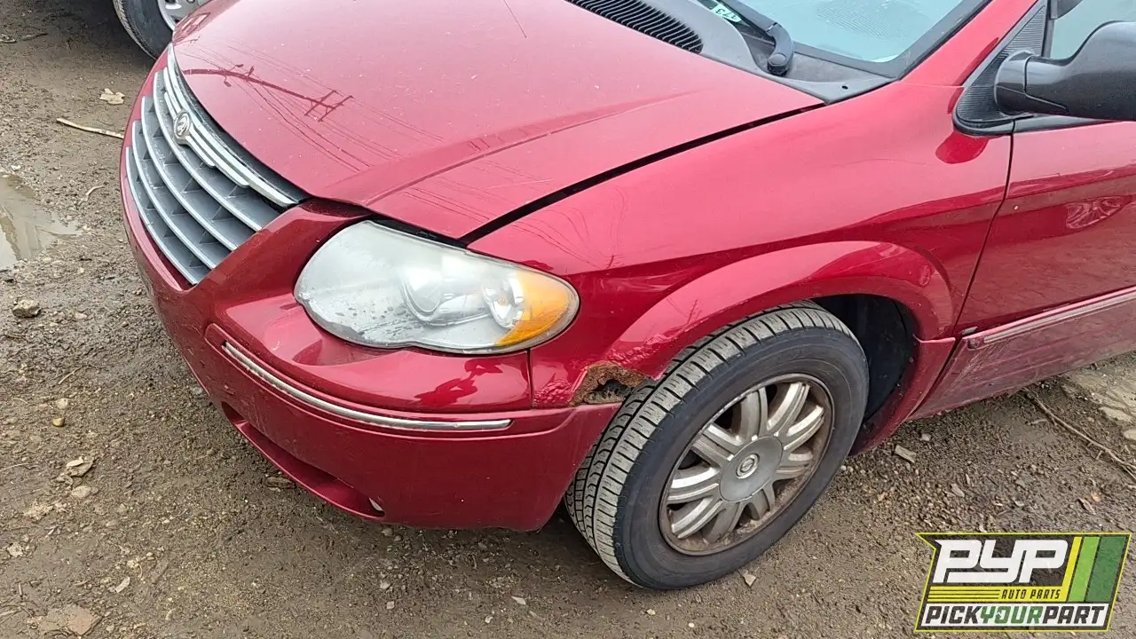 Photo of 2005 Chrysler Town & Country