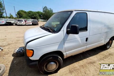 Photo of 2004 Ford Econoline