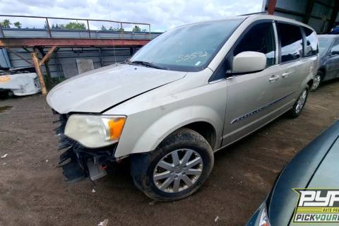 Photo of 2014 Chrysler Town & Country