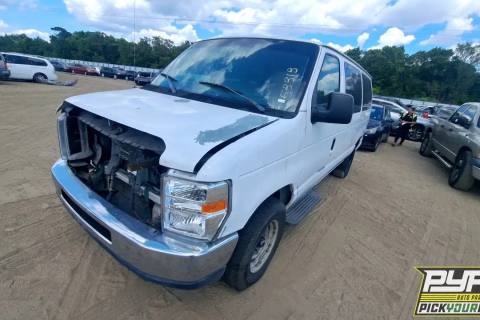 Photo of 2011 Ford E-350 Super Duty
