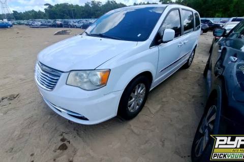 Photo of 2016 Chrysler Town & Country