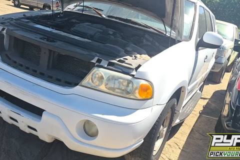 Photo of 2001 Lincoln Navigator
