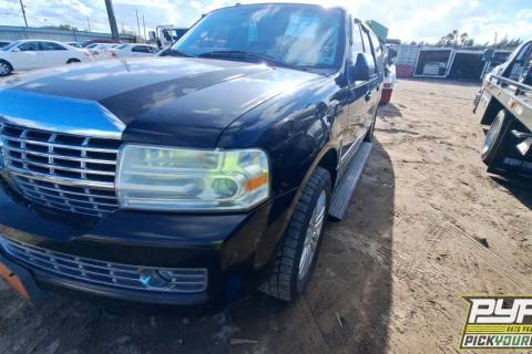 Photo of 2012 Lincoln Navigator