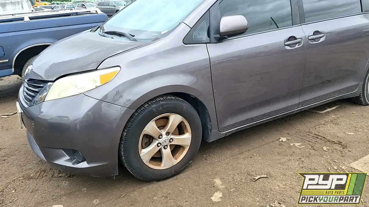 Photo of 2013 Toyota Sienna