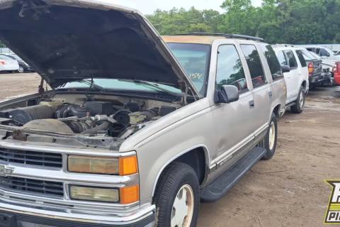 Photo of 1999 Chevrolet Tahoe