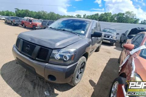 Photo of 2005 Nissan Titan
