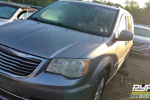 Photo of 2014 Chrysler Town & Country