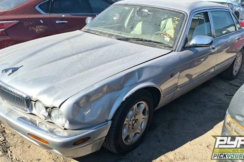 Photo of 2002 Jaguar Vanden Plas